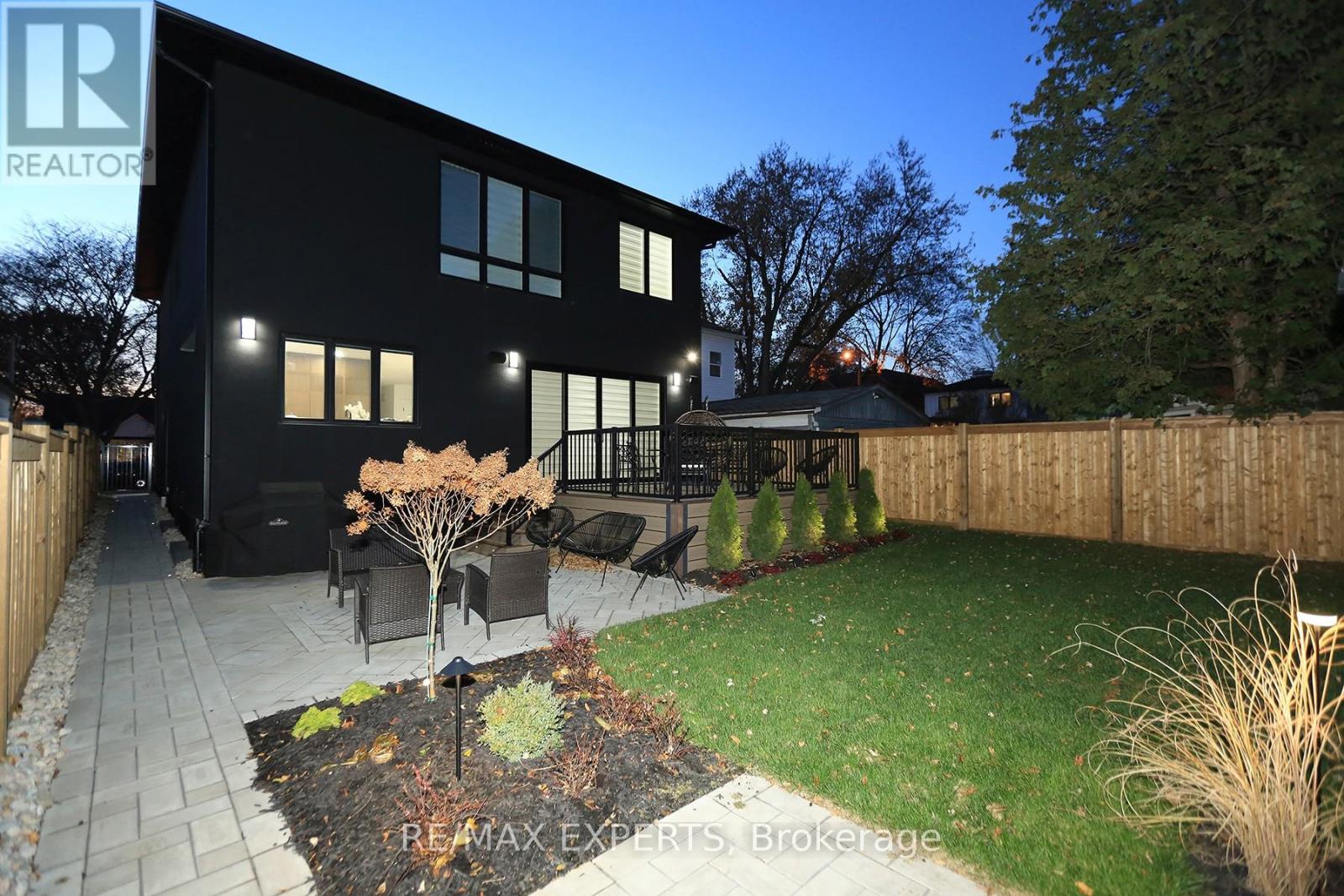 31 Fulham Drive, Toronto, Ontario M8W 4T1 - Photo 44 - W12592460