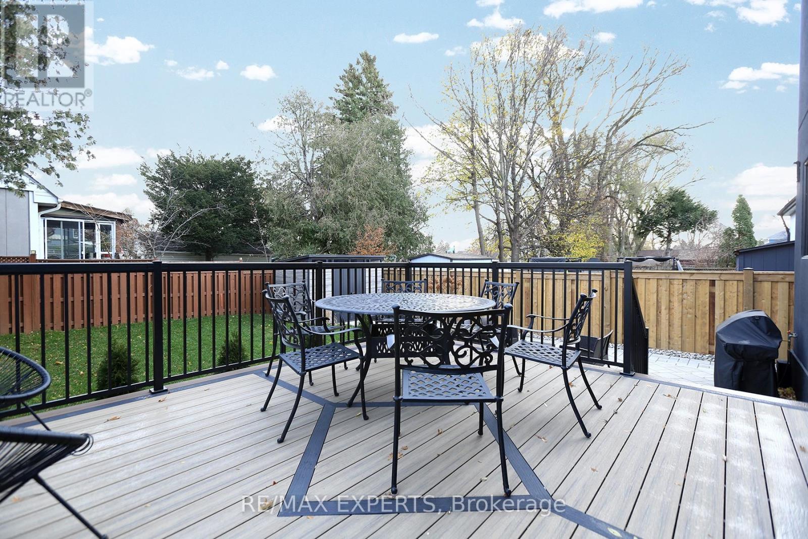 31 Fulham Drive, Toronto, Ontario M8W 4T1 - Photo 49 - W12592460