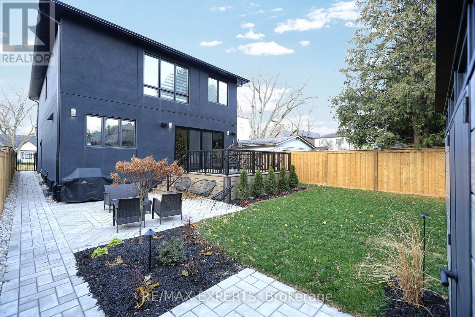 31 Fulham Drive, Toronto, Ontario M8W 4T1 - Photo 46 - W12592460