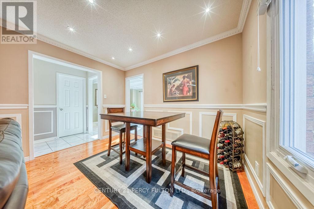 43 Windmill Boulevard, Brampton, Ontario  L6Y 3E9 - Photo 10 - W12592480