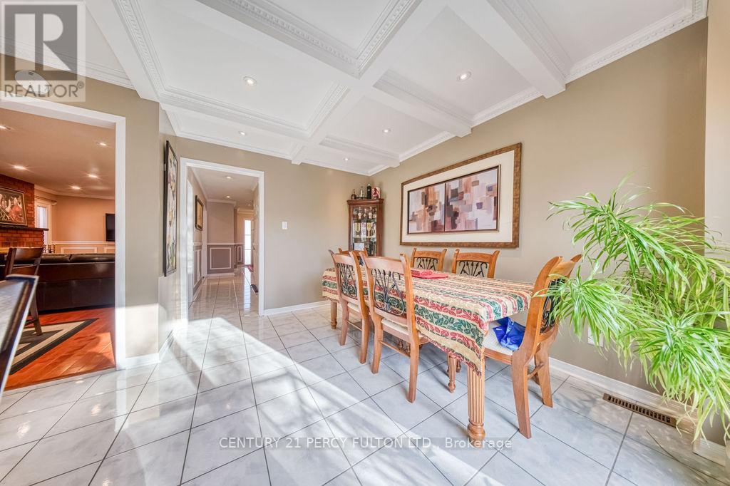 43 Windmill Boulevard, Brampton, Ontario  L6Y 3E9 - Photo 13 - W12592480