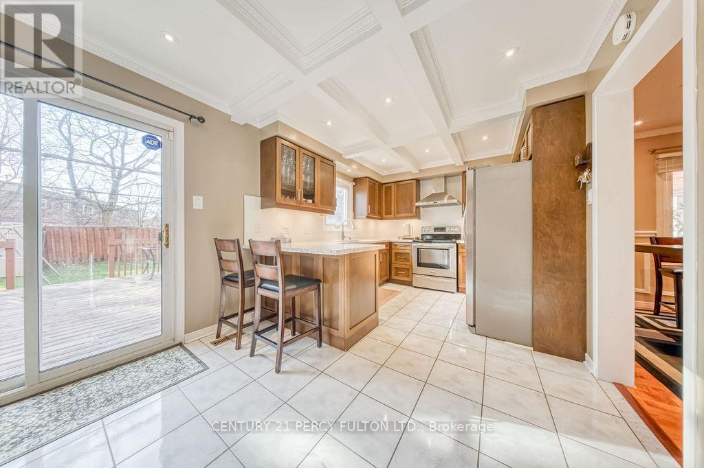 43 Windmill Boulevard, Brampton, Ontario  L6Y 3E9 - Photo 14 - W12592480