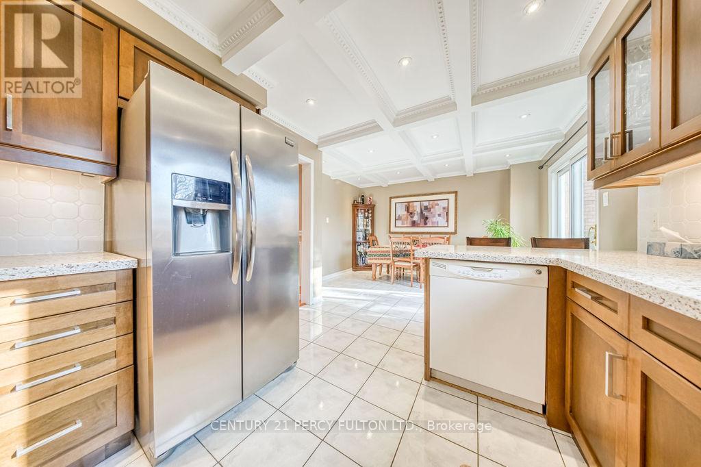 43 Windmill Boulevard, Brampton, Ontario  L6Y 3E9 - Photo 18 - W12592480