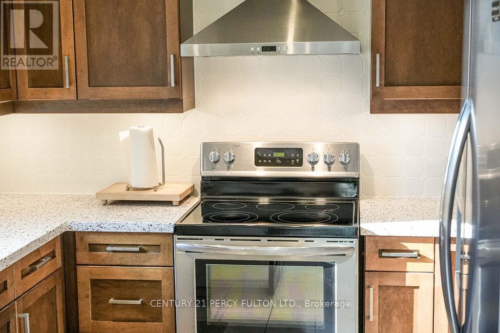 43 Windmill Boulevard, Brampton, Ontario  L6Y 3E9 - Photo 16 - W12592480