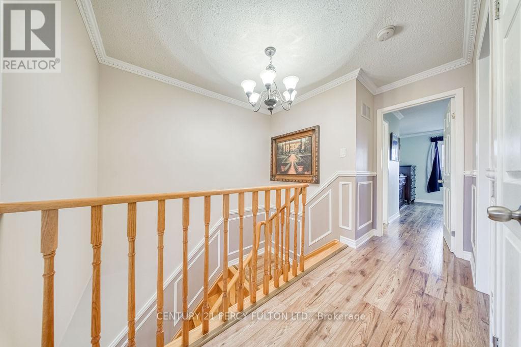 43 Windmill Boulevard, Brampton, Ontario  L6Y 3E9 - Photo 20 - W12592480