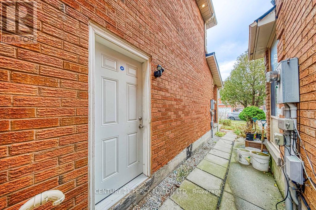 43 Windmill Boulevard, Brampton, Ontario  L6Y 3E9 - Photo 29 - W12592480