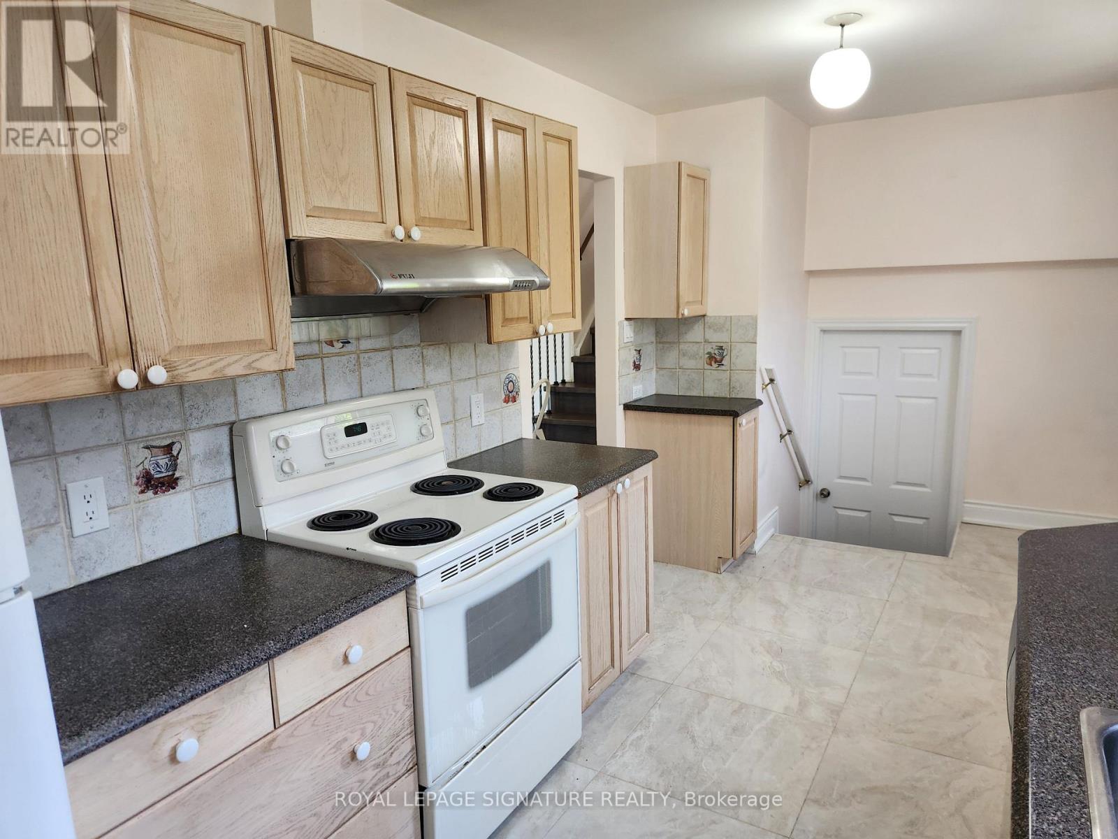 3334 Tallmast Crescent, Mississauga, Ontario  L5L 1H5 - Photo 5 - W12592516