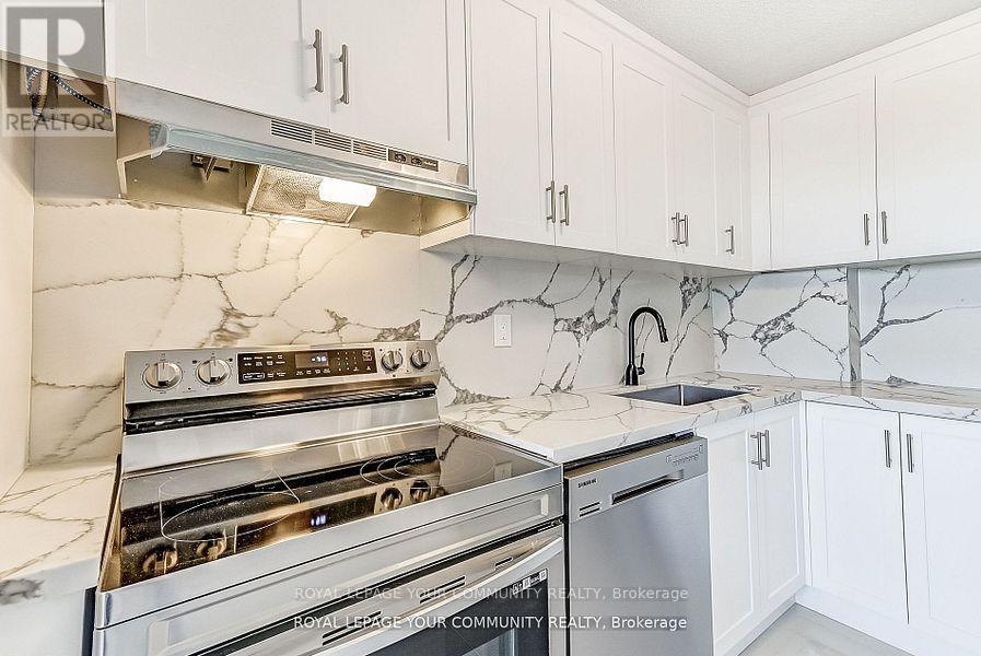 406 - 530 Lolita Gardens, Mississauga, Ontario L5A 3T2 - Photo 4 - W12592502