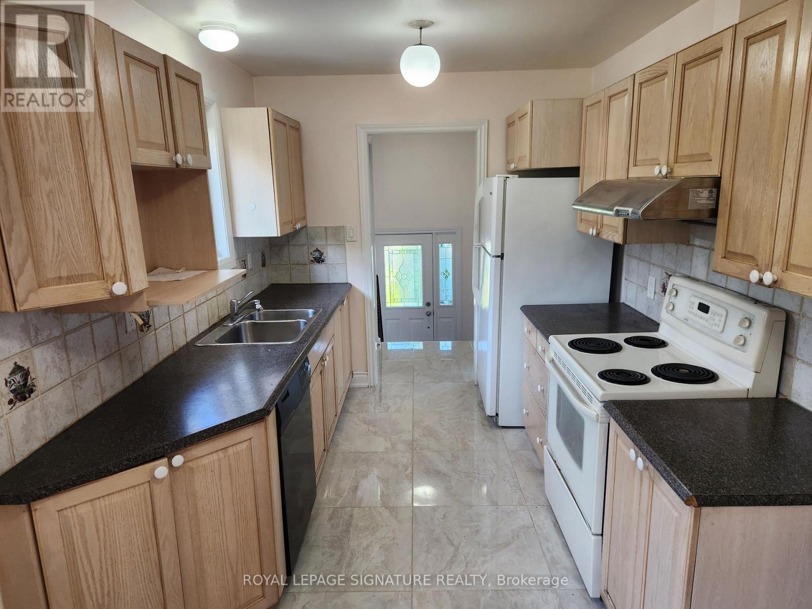 3334 Tallmast Crescent, Mississauga, Ontario  L5L 1H5 - Photo 6 - W12592516