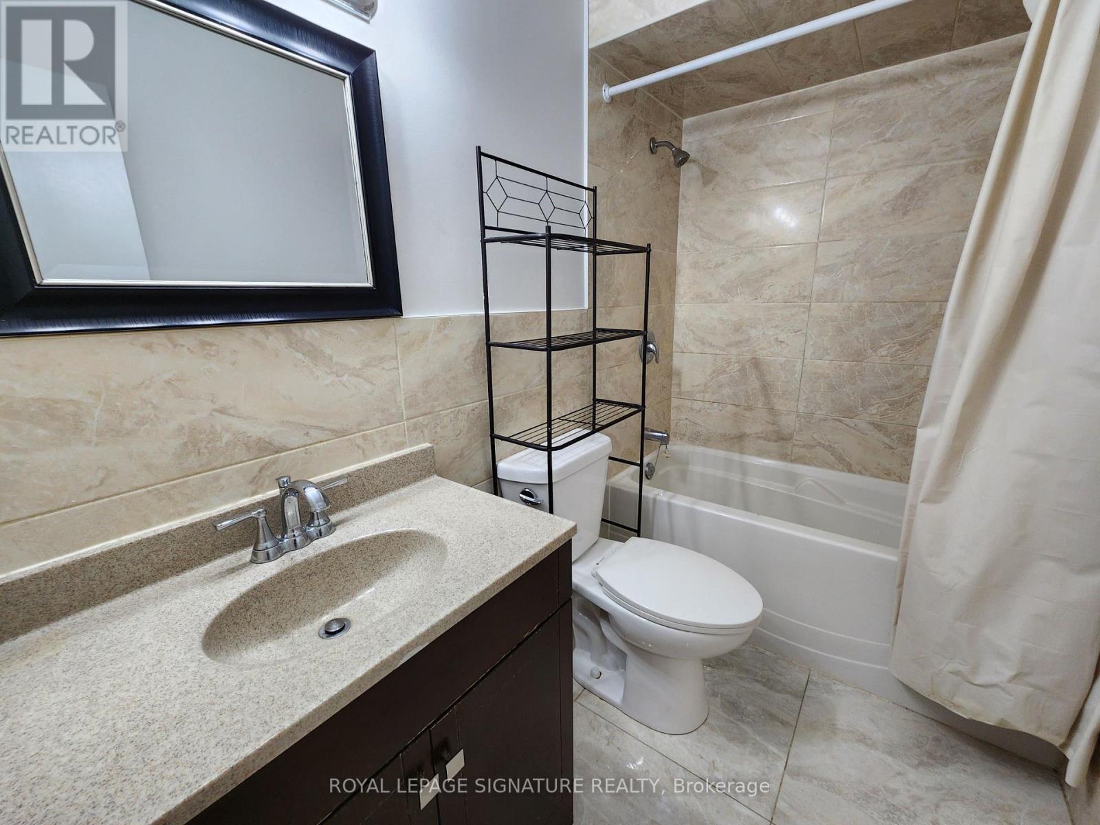 3334 Tallmast Crescent, Mississauga, Ontario  L5L 1H5 - Photo 15 - W12592516