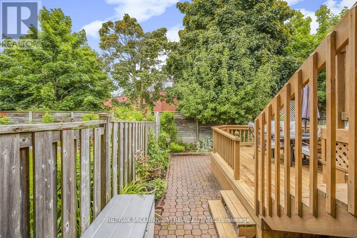 3009 Olympus Mews, Mississauga, Ontario  L5N 4V5 - Photo 4 - W12592528