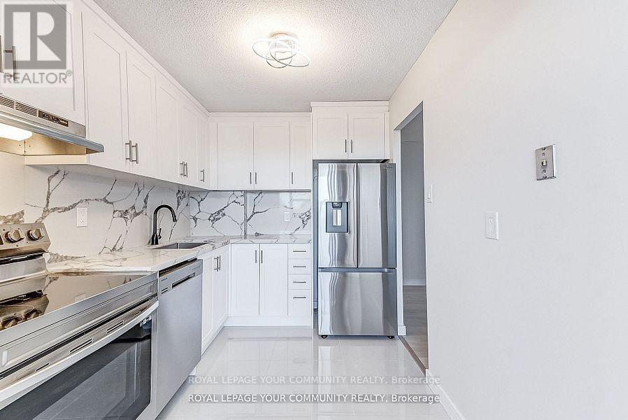 406 - 530 Lolita Gardens, Mississauga, Ontario L5A 3T2 - Photo 3 - W12592502