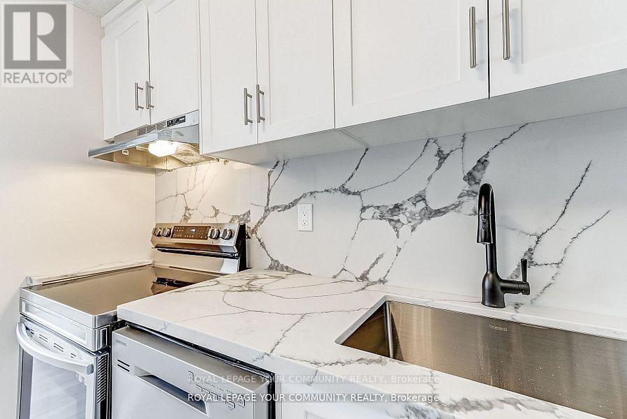 406 - 530 Lolita Gardens, Mississauga, Ontario L5A 3T2 - Photo 5 - W12592502