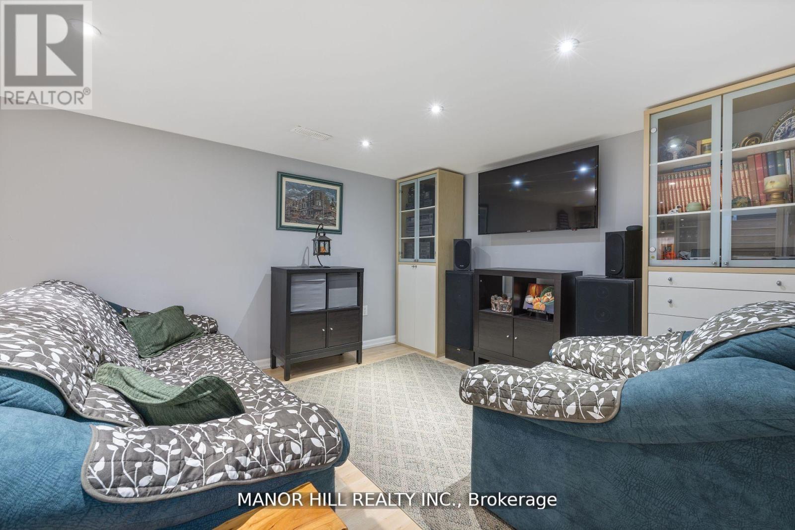 31 Chartwell Road, Toronto, Ontario  M8Z 4E9 - Photo 21 - W12592580