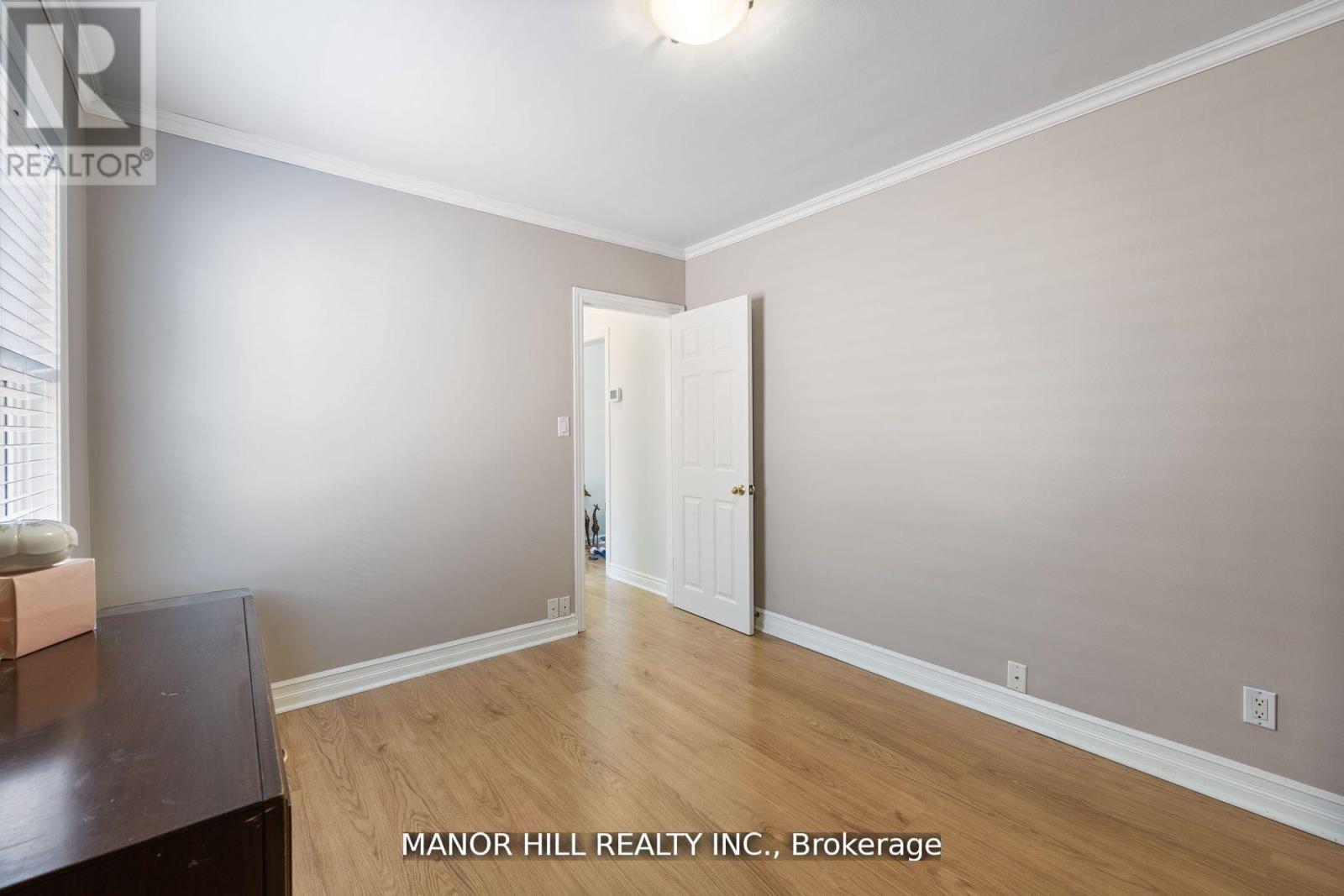 31 Chartwell Road, Toronto, Ontario  M8Z 4E9 - Photo 19 - W12592580
