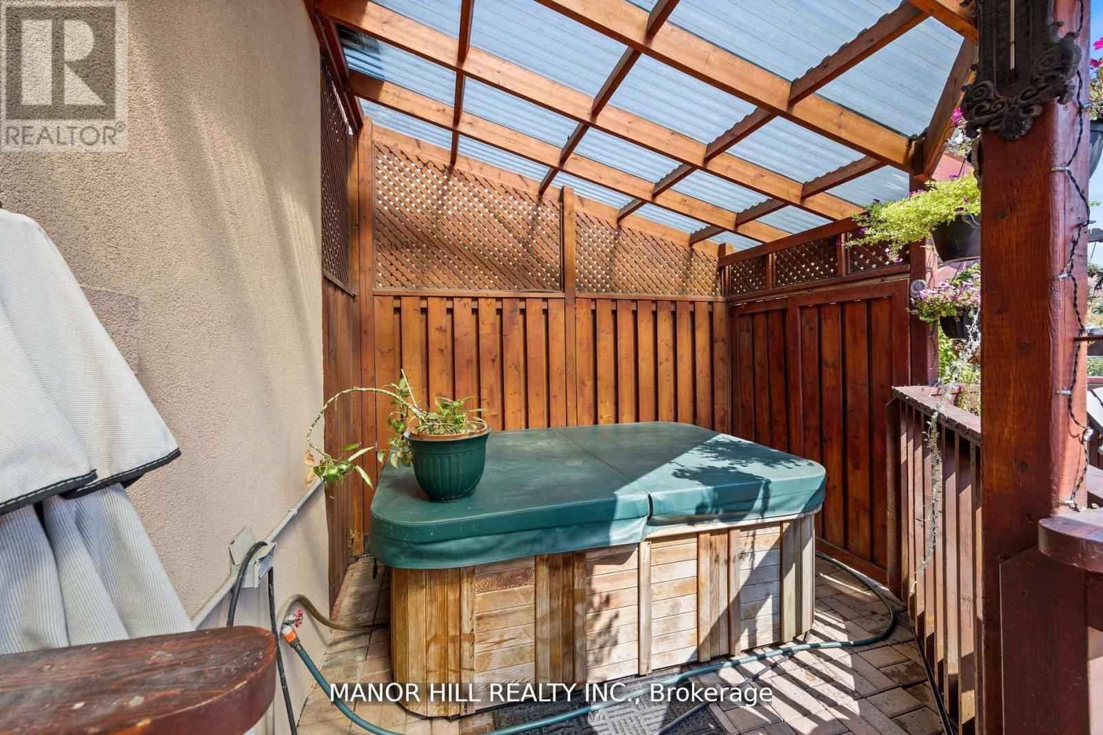 31 Chartwell Road, Toronto, Ontario  M8Z 4E9 - Photo 26 - W12592580