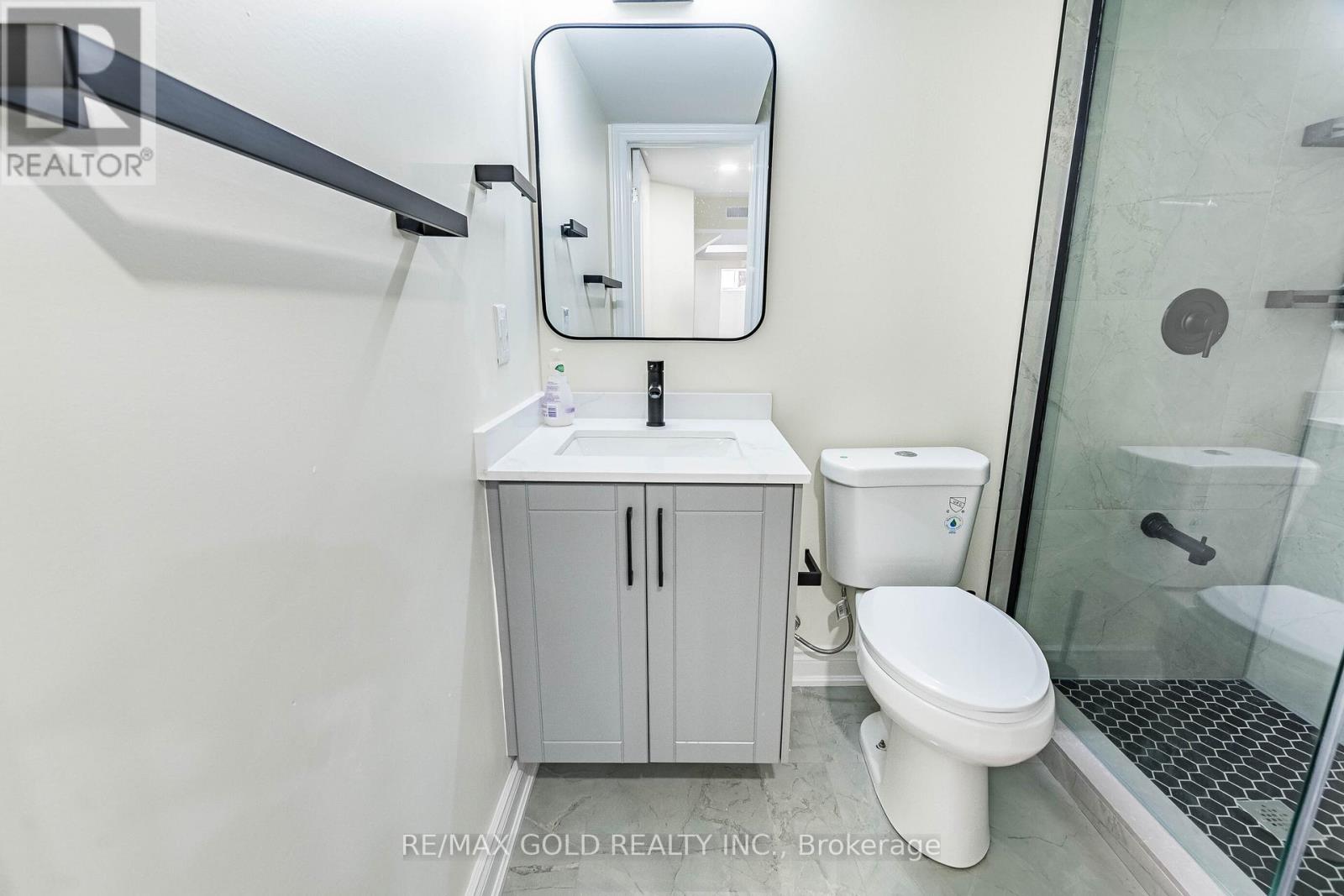 102 Leadenhall Road, Brampton, Ontario  L7A 4G9 - Photo 14 - W12592442