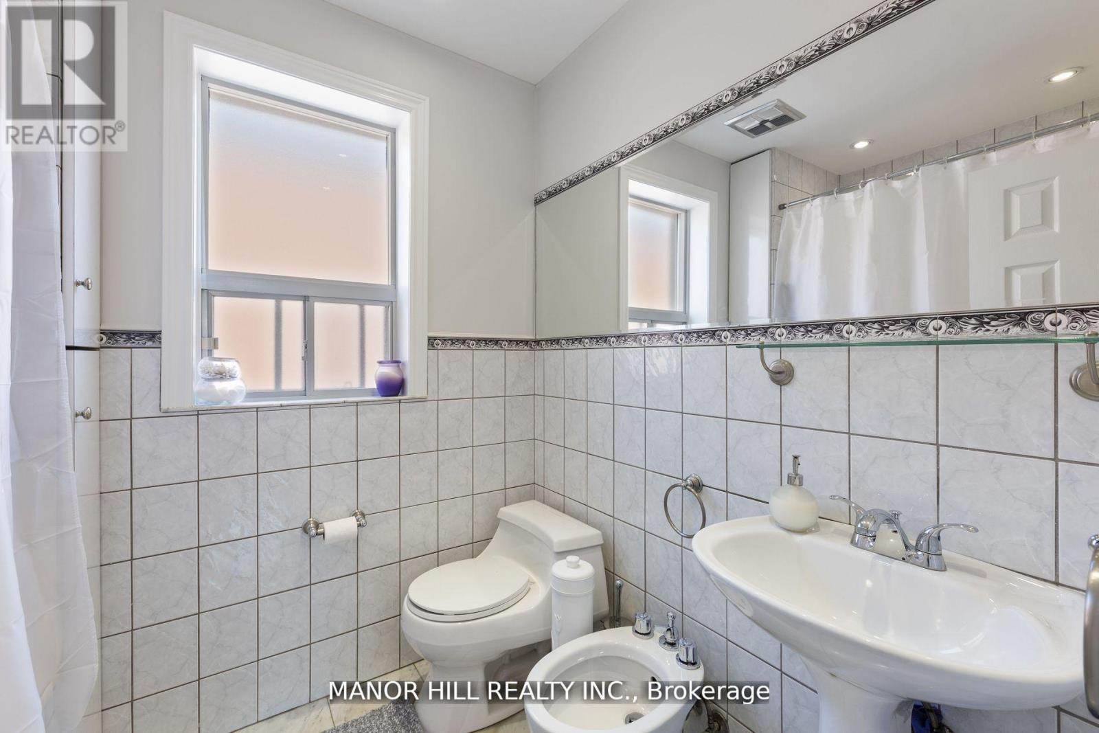 31 Chartwell Road, Toronto, Ontario  M8Z 4E9 - Photo 25 - W12592580