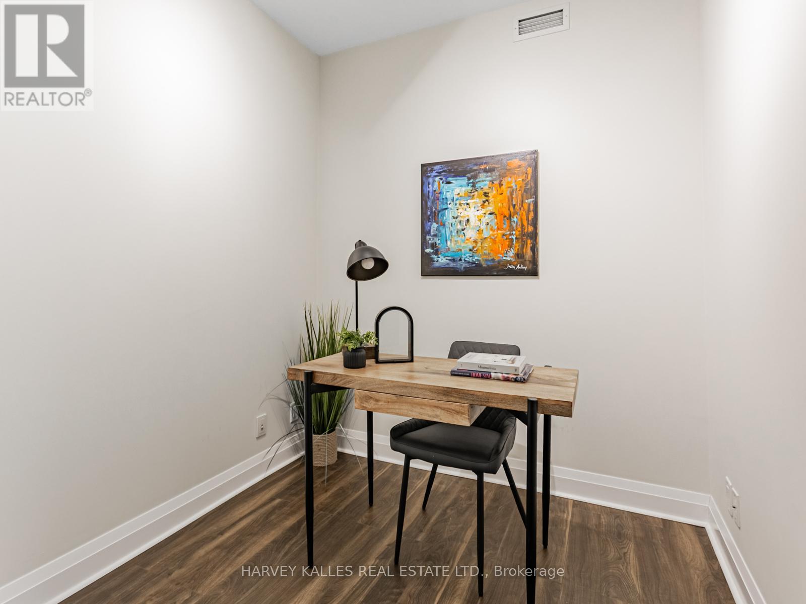 303 - 1185 The Queensway Avenue, Toronto, Ontario  M8Z 0C6 - Photo 4 - W12592570