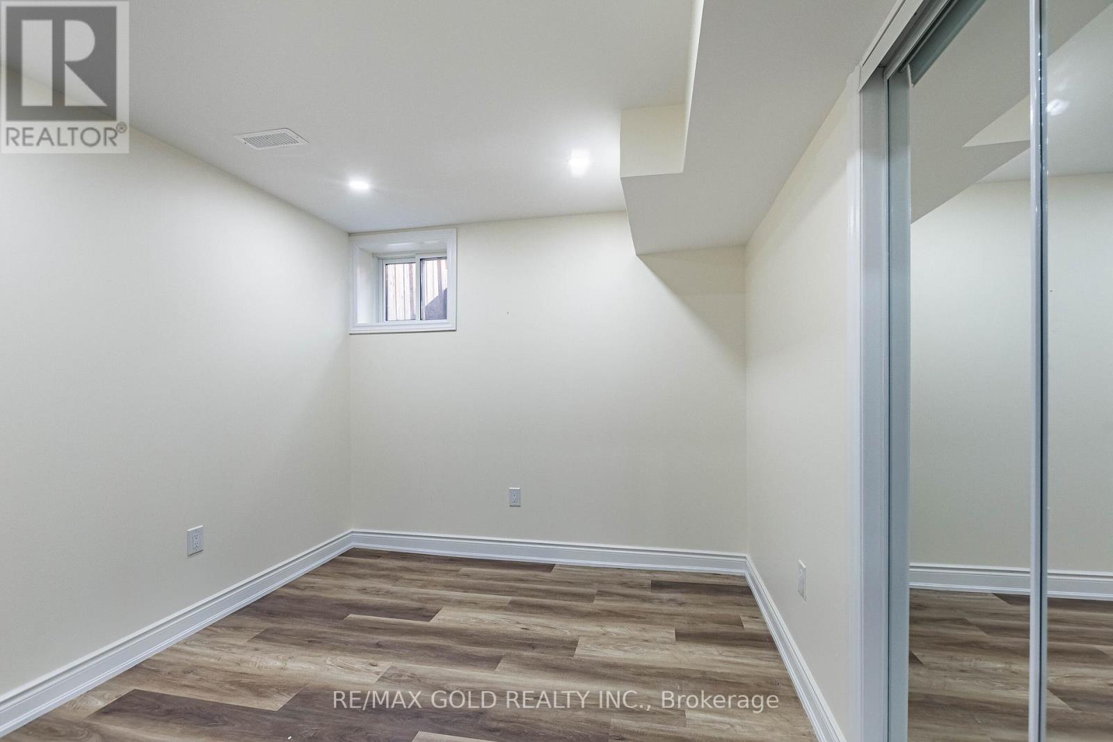 102 Leadenhall Road, Brampton, Ontario  L7A 4G9 - Photo 11 - W12592442