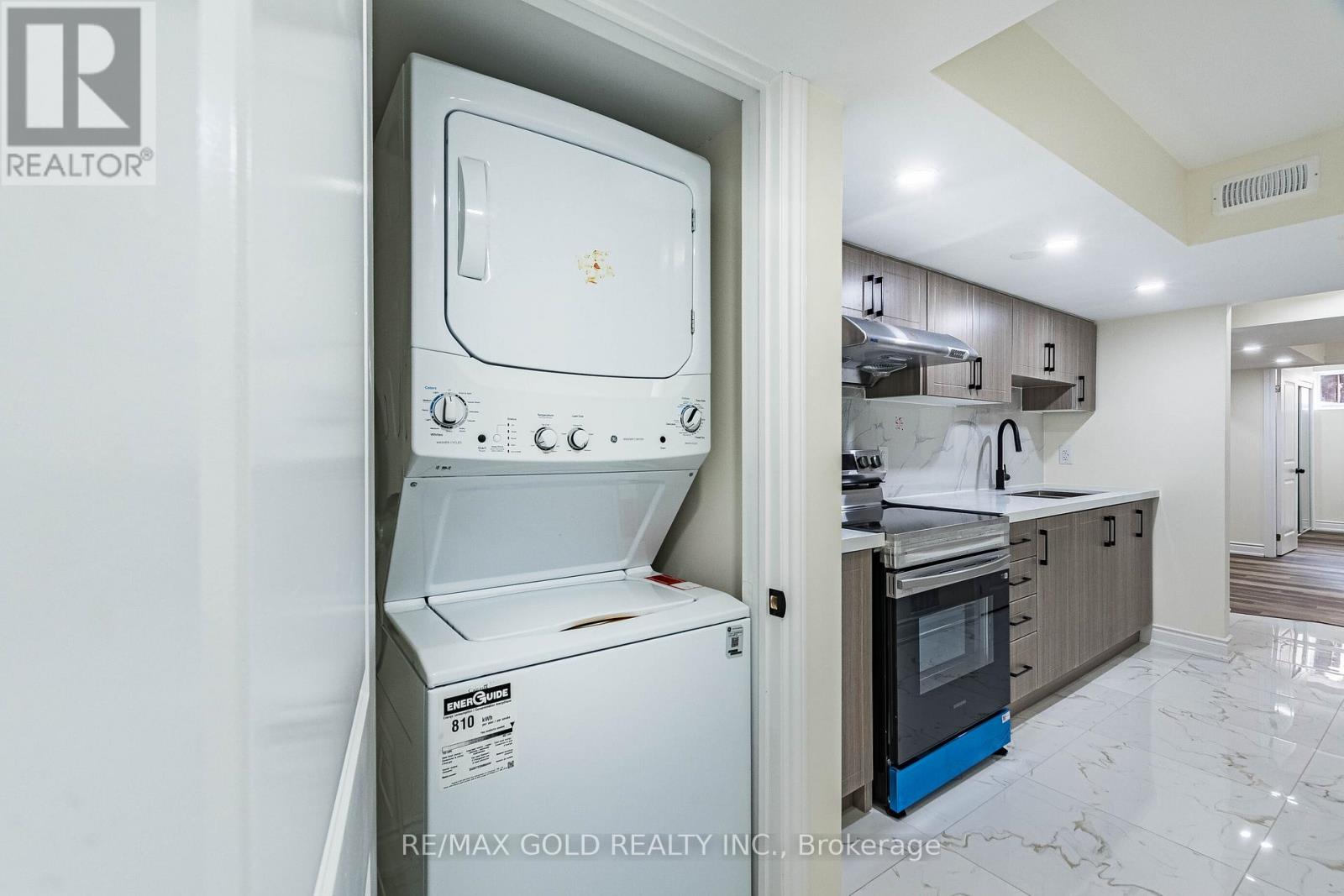 102 Leadenhall Road, Brampton, Ontario  L7A 4G9 - Photo 16 - W12592442