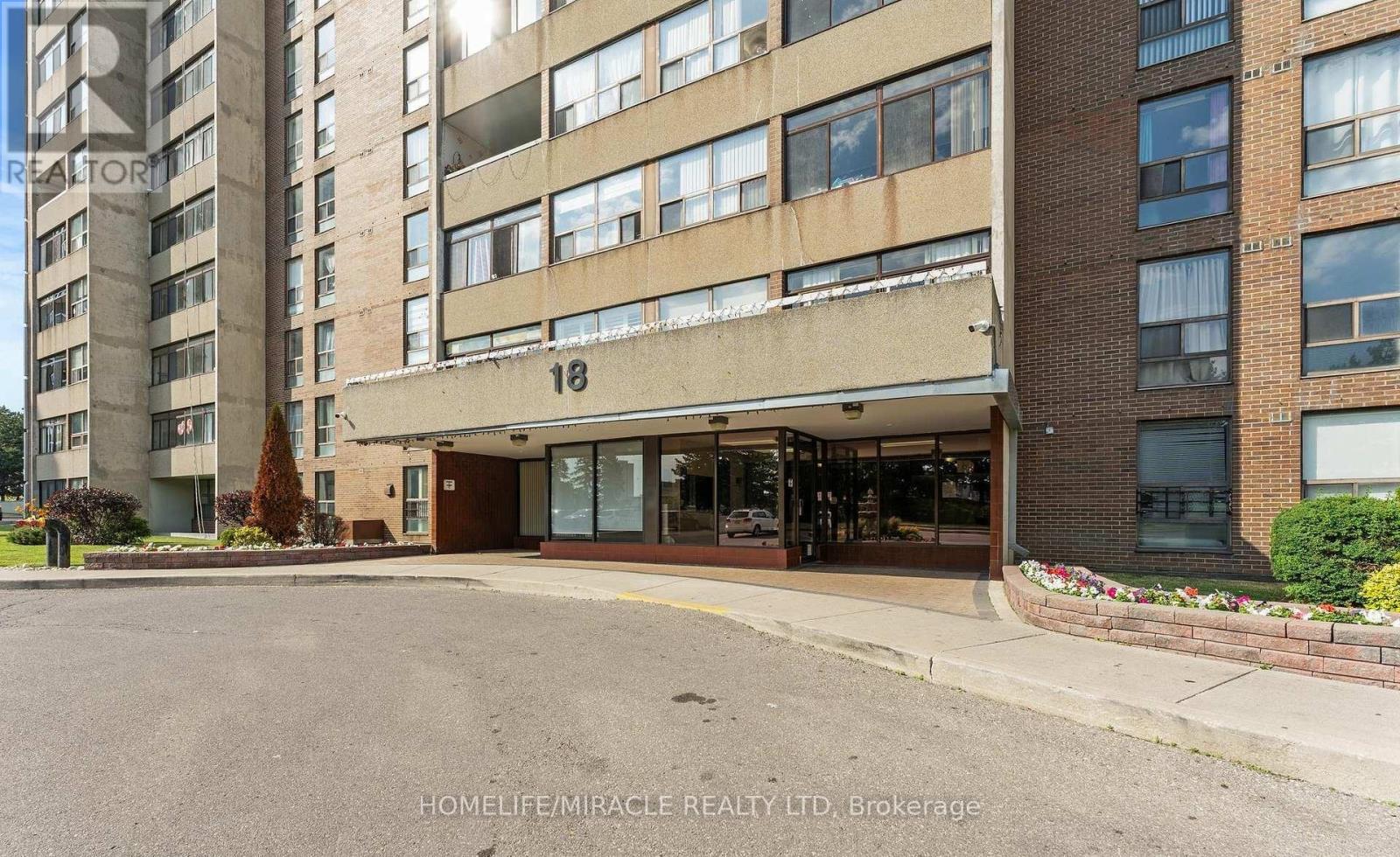 2605 - 18 Knightsbridge Road, Brampton, Ontario  L6T 3X5 - Photo 9 - W12592592