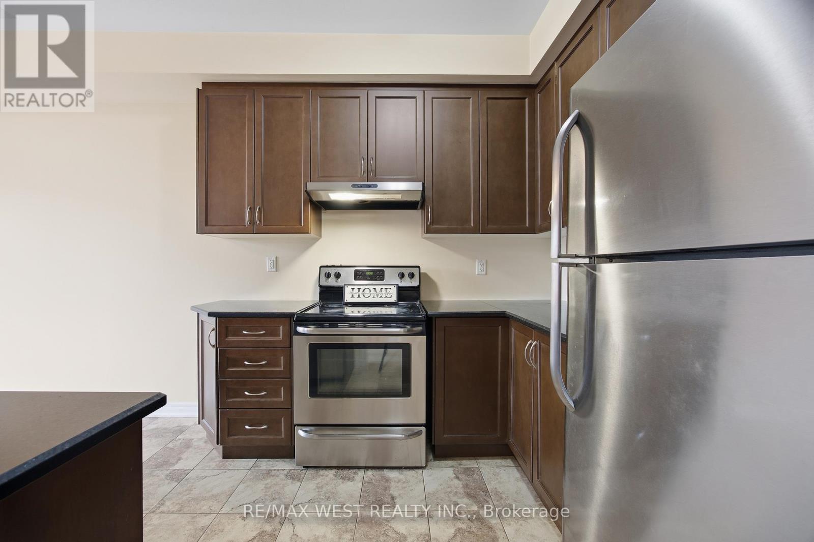 90 Sky Harbour Drive, Brampton, Ontario L6Y 0V3 - Photo 9 - W12592650