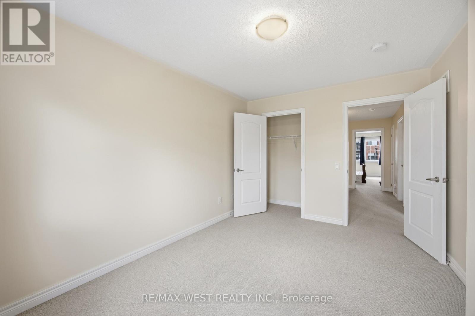 90 Sky Harbour Drive, Brampton, Ontario L6Y 0V3 - Photo 25 - W12592650
