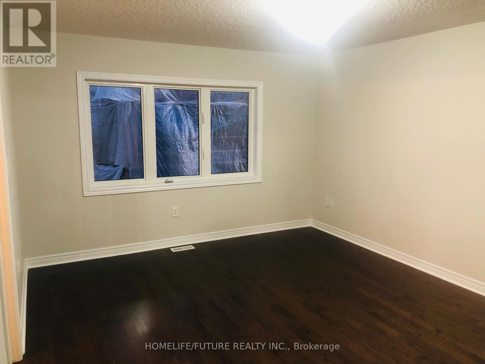 66 Kempsford Crescent, Brampton, Ontario L7A 4M5 - Photo 6 - W12592664