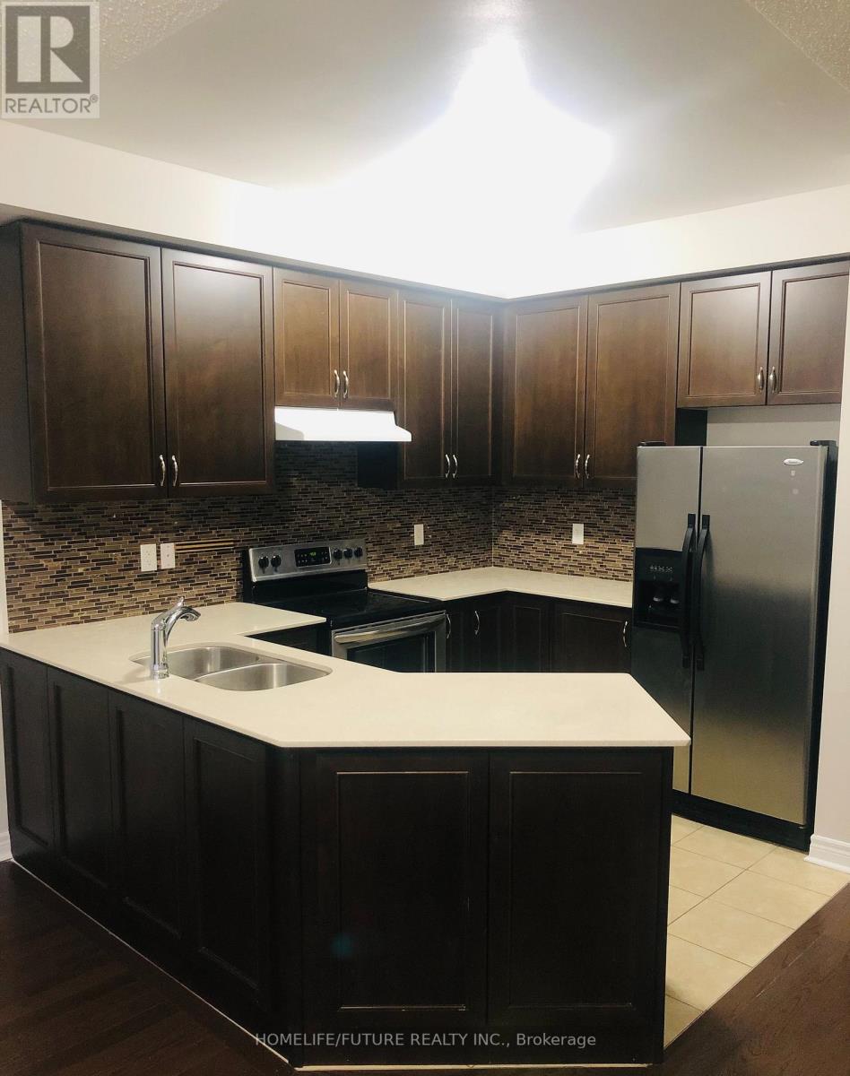 66 Kempsford Crescent, Brampton, Ontario  L7A 4M5 - Photo 4 - W12592668