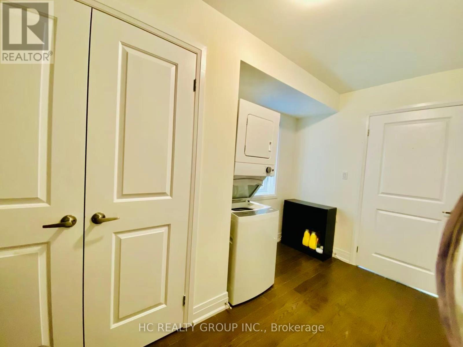 Backyard Apt - 2123 Royal Gala Circle, Mississauga, Ontario L4Y 0H2 - Photo 9 - W12592684