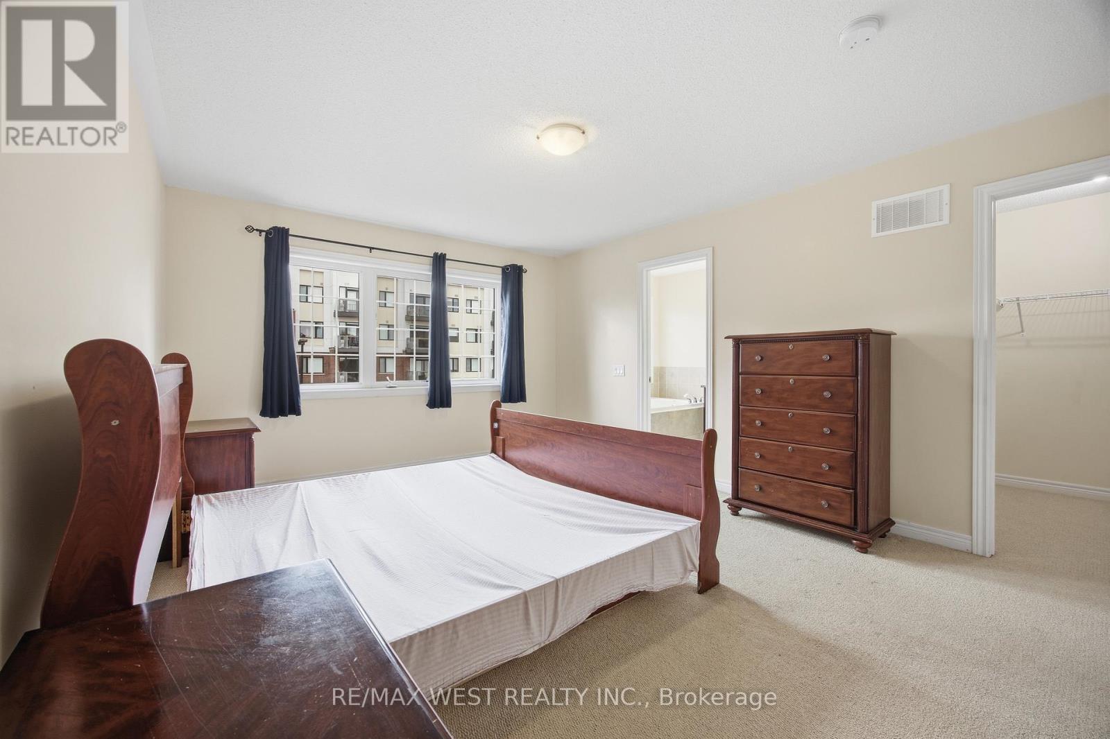 90 Sky Harbour Drive, Brampton, Ontario L6Y 0V3 - Photo 12 - W12592650