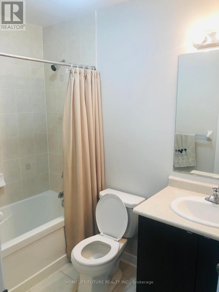 66 Kempsford Crescent, Brampton, Ontario L7A 4M5 - Photo 9 - W12592664