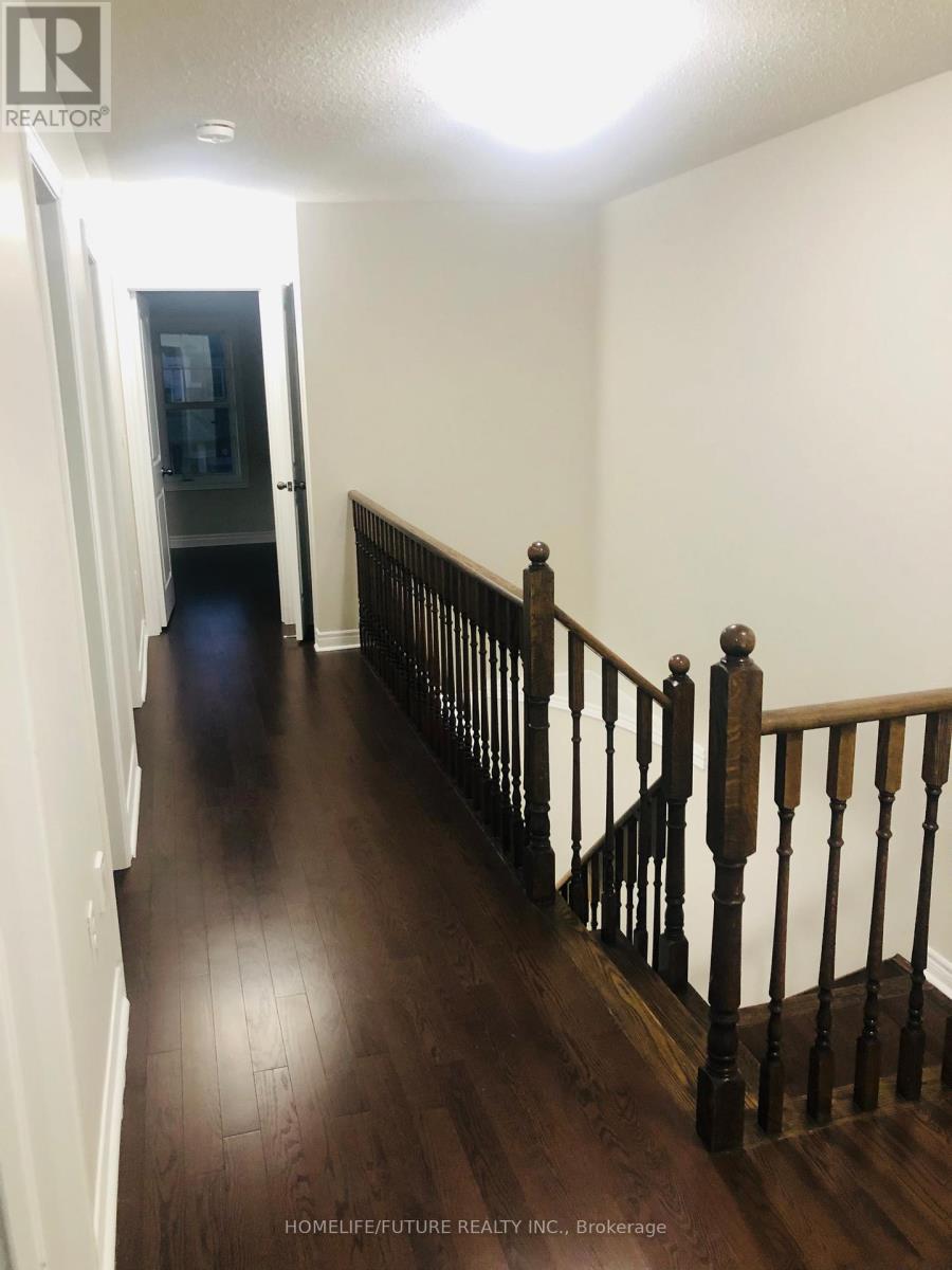 66 Kempsford Crescent, Brampton, Ontario L7A 4M5 - Photo 7 - W12592664