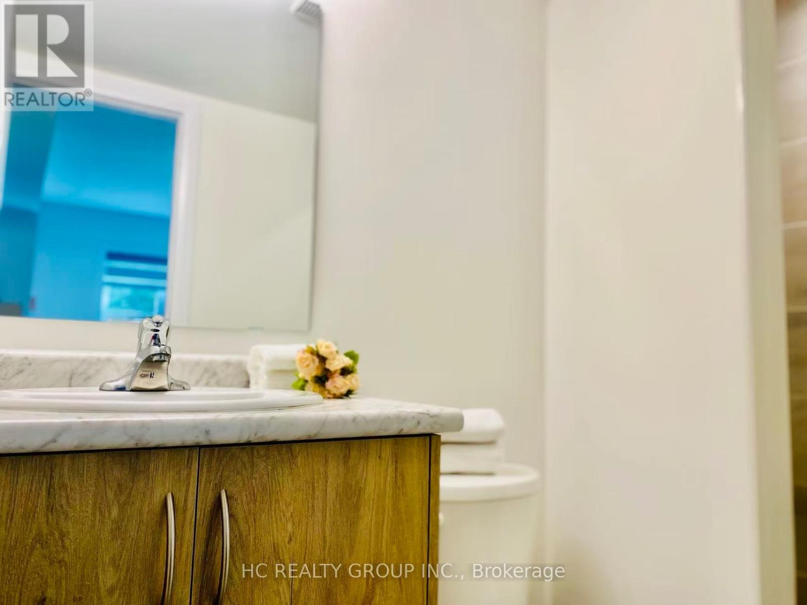 Backyard Apt - 2123 Royal Gala Circle, Mississauga, Ontario L4Y 0H2 - Photo 8 - W12592684