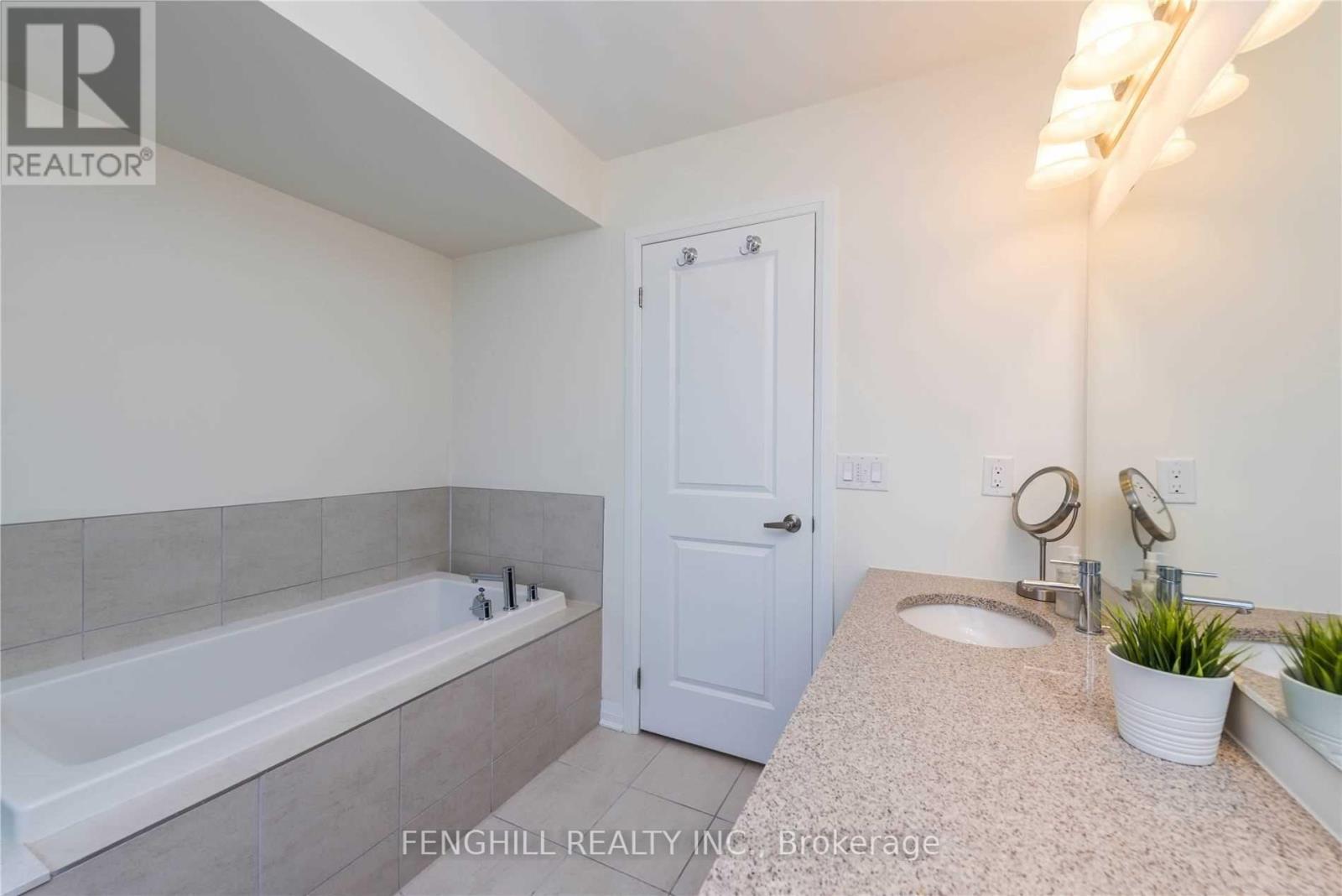 Master Bedroom - 34 Frederick Tisdale Drive, Toronto, Ontario M3K 2B8 - Photo 6 - W12592770