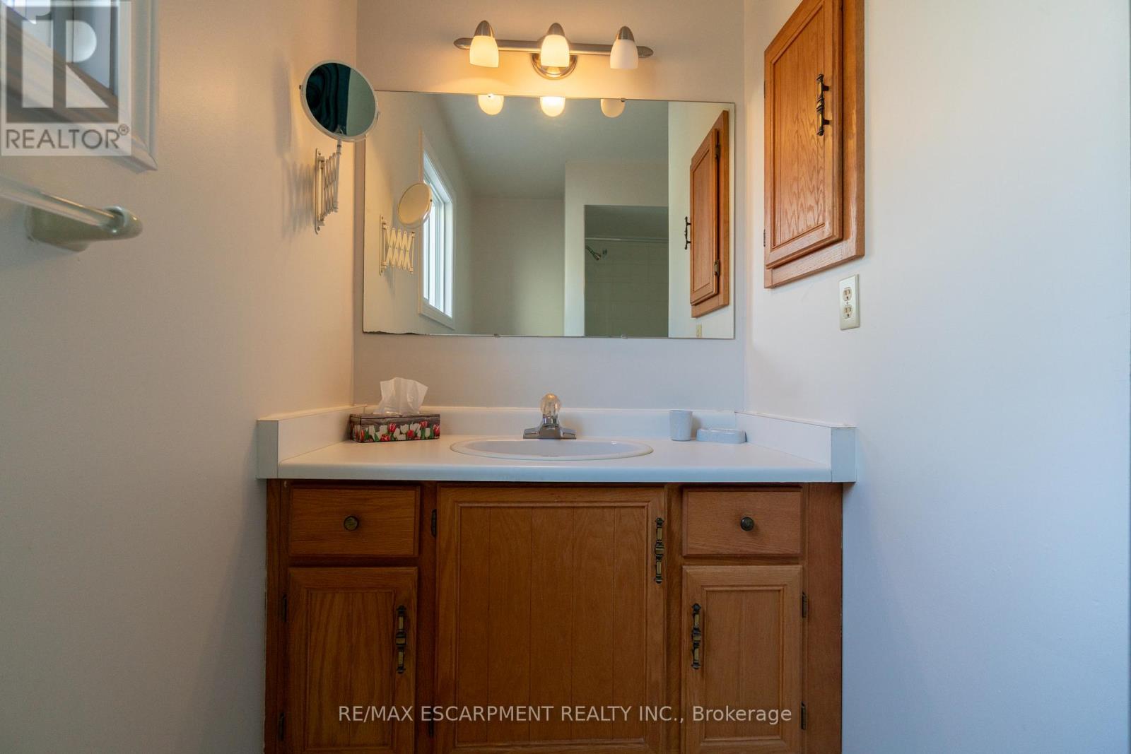 3 - 5255 Lakeshore Road, Burlington, Ontario  L7L 5X5 - Photo 28 - W12592602