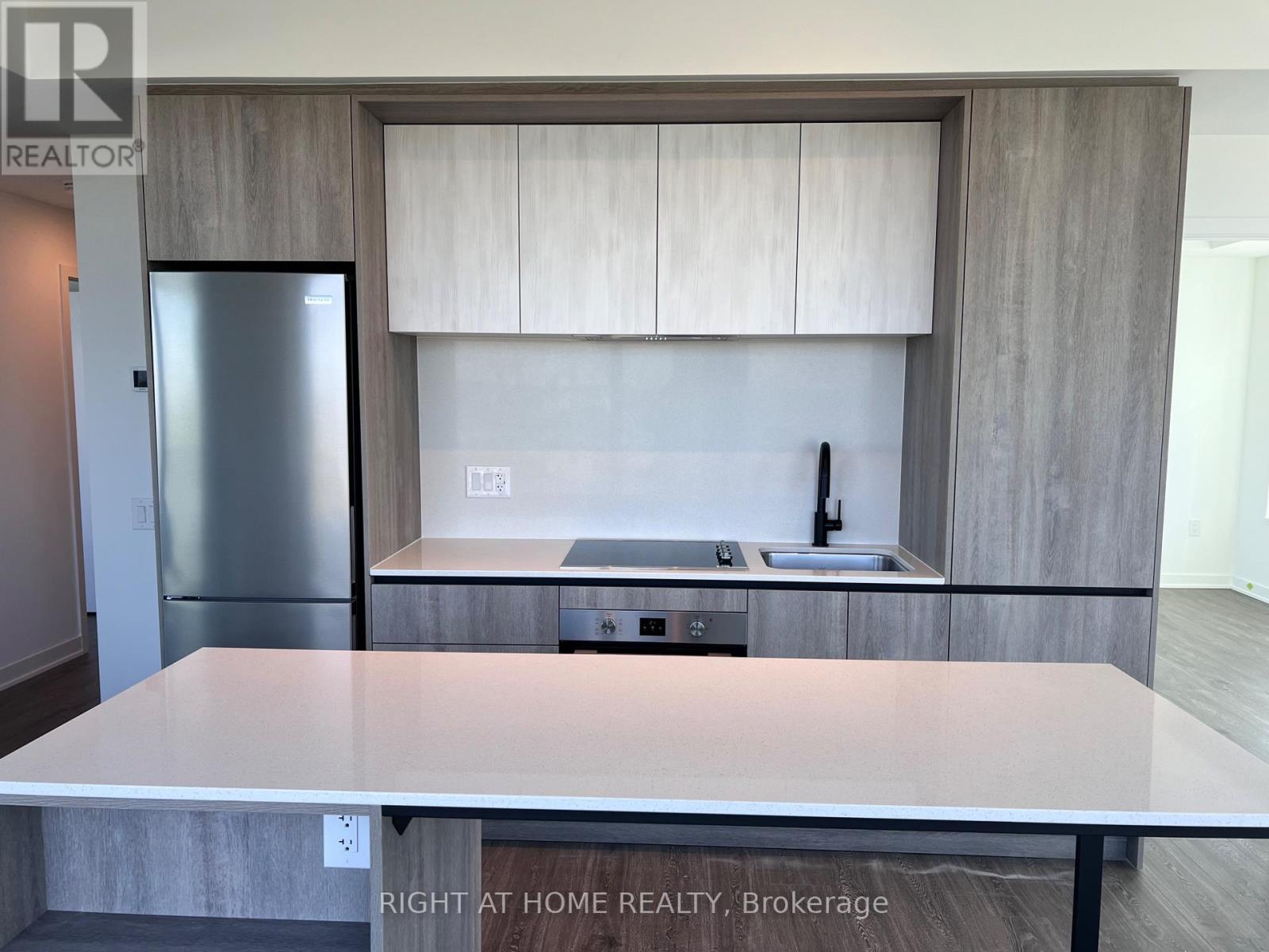 2495 Eglinton Avenue W, Mississauga, Ontario  L5M 2V8 - Photo 10 - W12592694