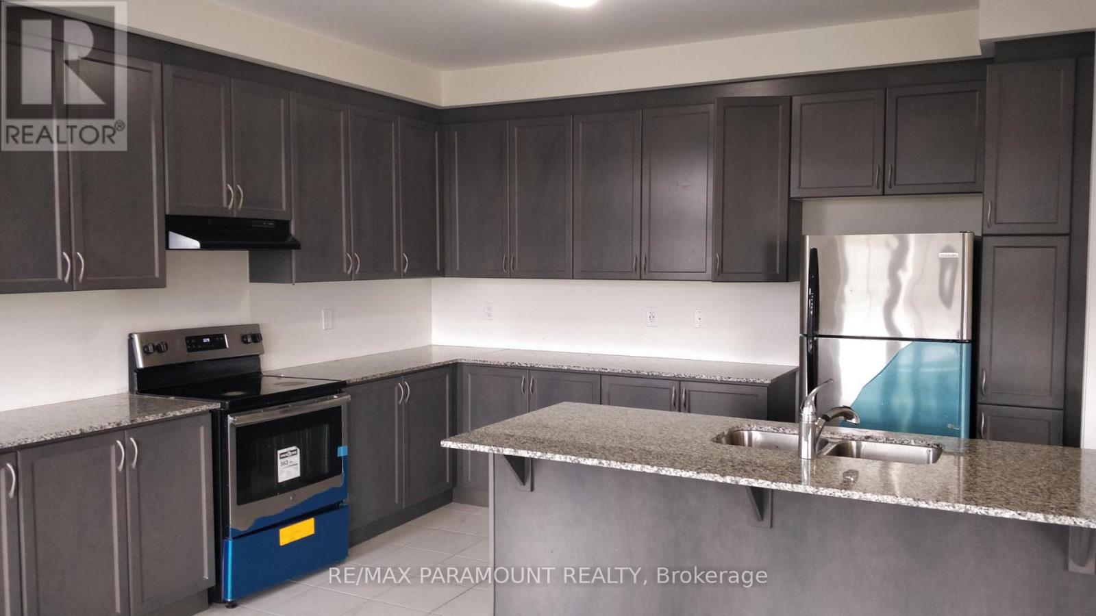 15 Affusion Road, Brampton, Ontario  L7A 0H1 - Photo 4 - W12592738