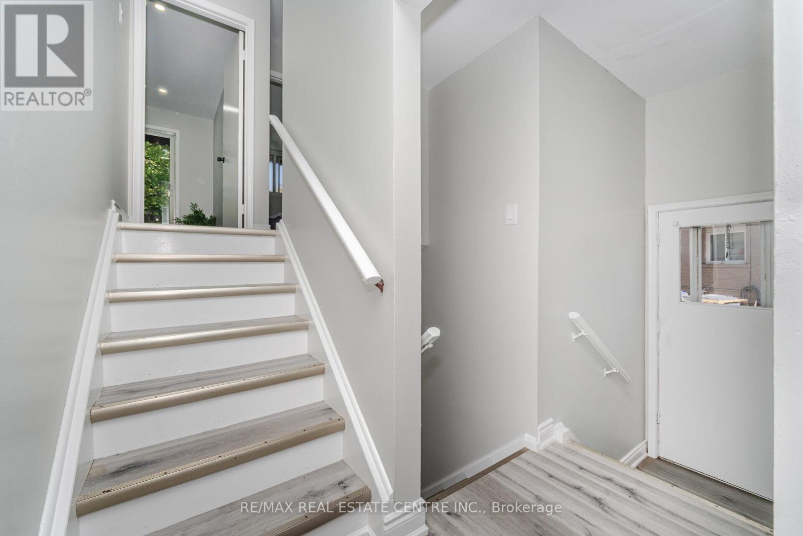 Upper - 34 Windermere Court, Brampton, Ontario  L6X 2L6 - Photo 31 - W12592780