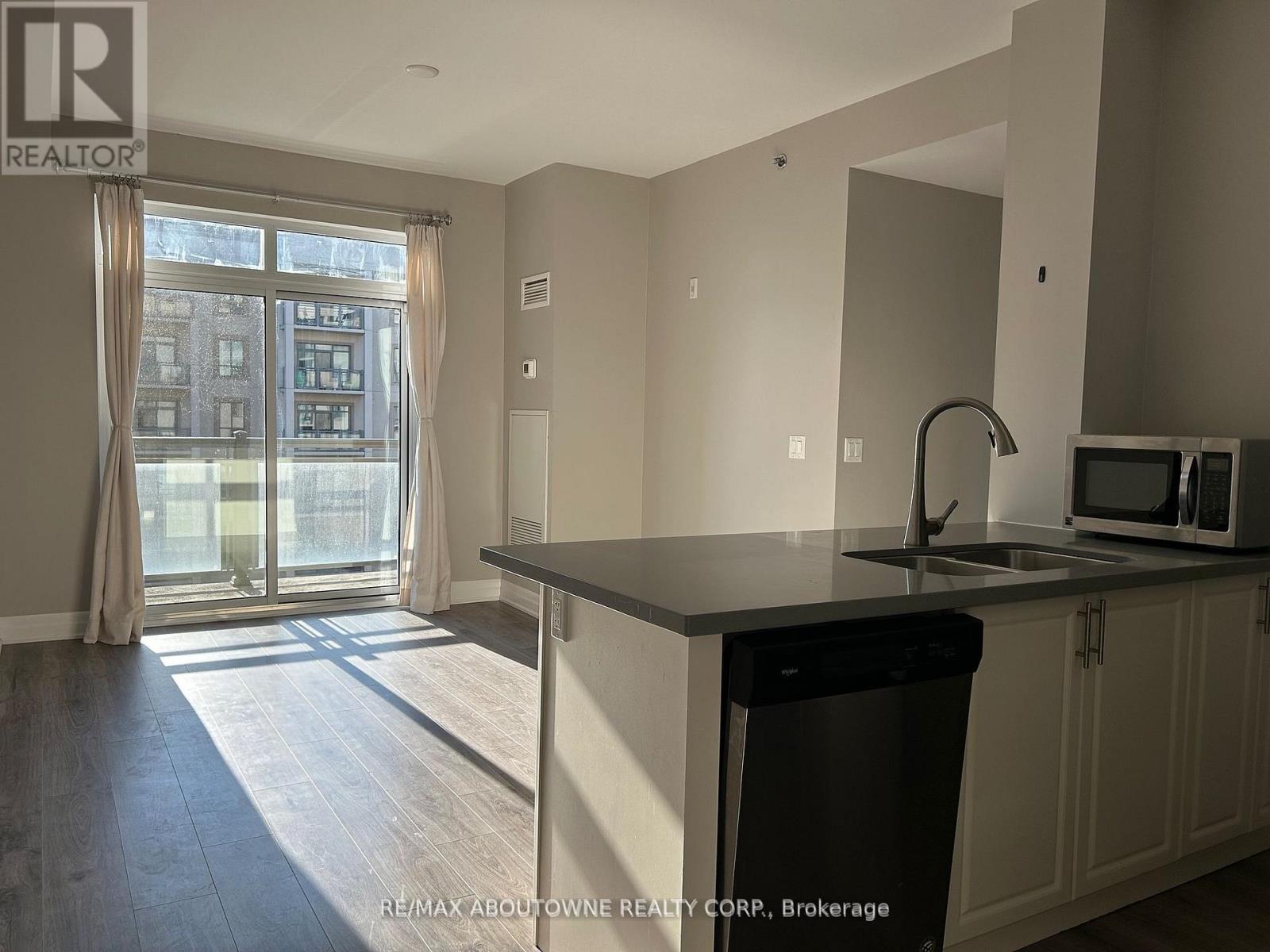 624 - 2486 Old Bronte Road, Oakville, Ontario  L6M 4J2 - Photo 4 - W12592698