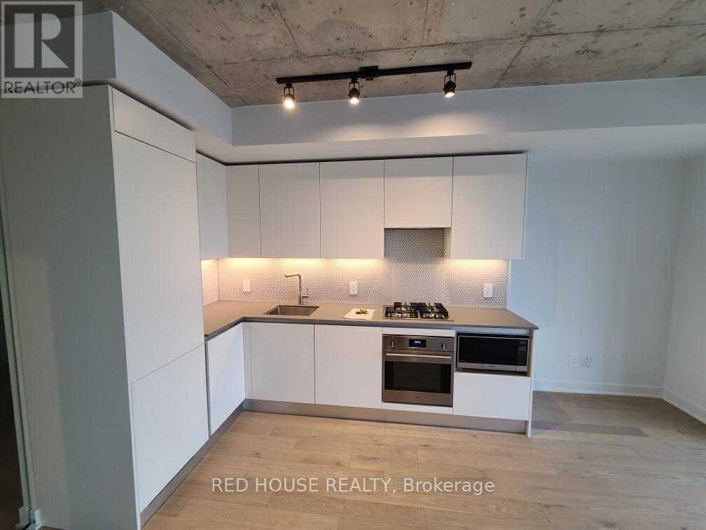 523 - 2720 Dundas Street W, Toronto, Ontario M6P 0C3 - Photo 1 - W12592724