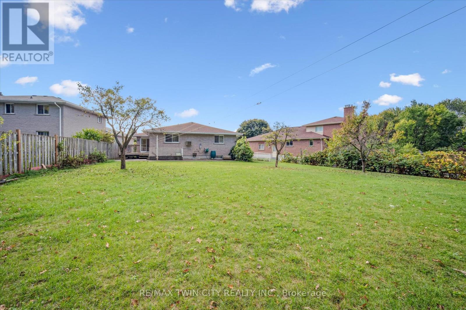 42 Azores Crescent, Cambridge, Ontario N1R 7Z4 - Photo 28 - X12438610