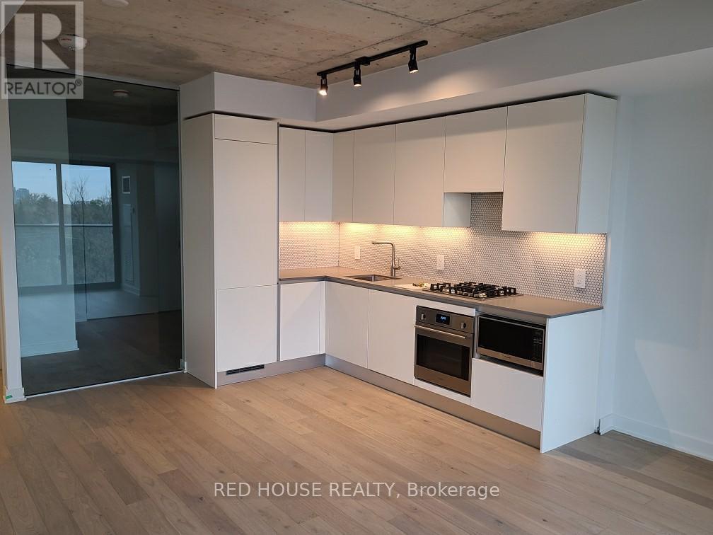 523 - 2720 Dundas Street W, Toronto, Ontario M6P 0C3 - Photo 2 - W12592724