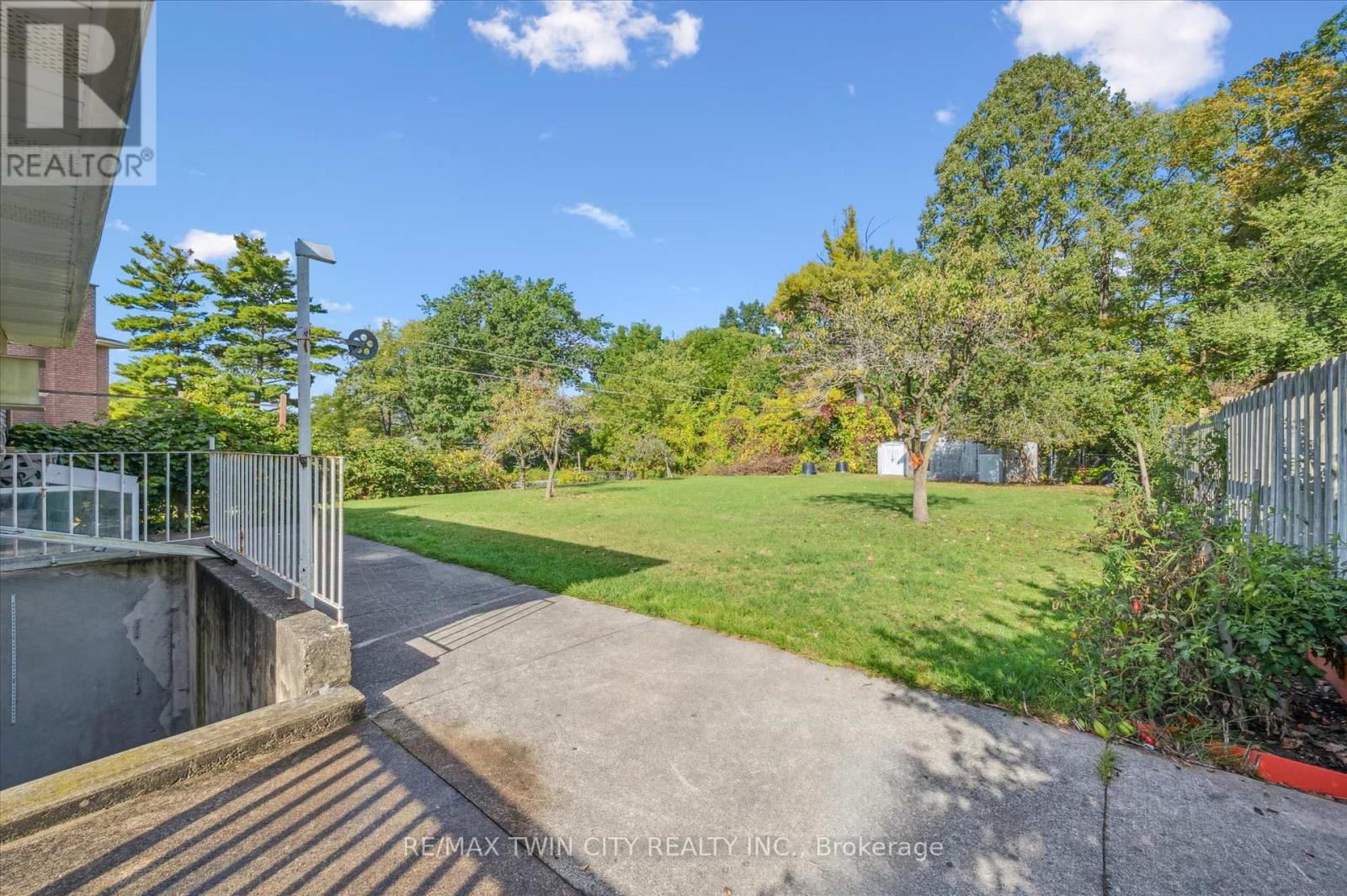 42 Azores Crescent, Cambridge, Ontario N1R 7Z4 - Photo 24 - X12438610