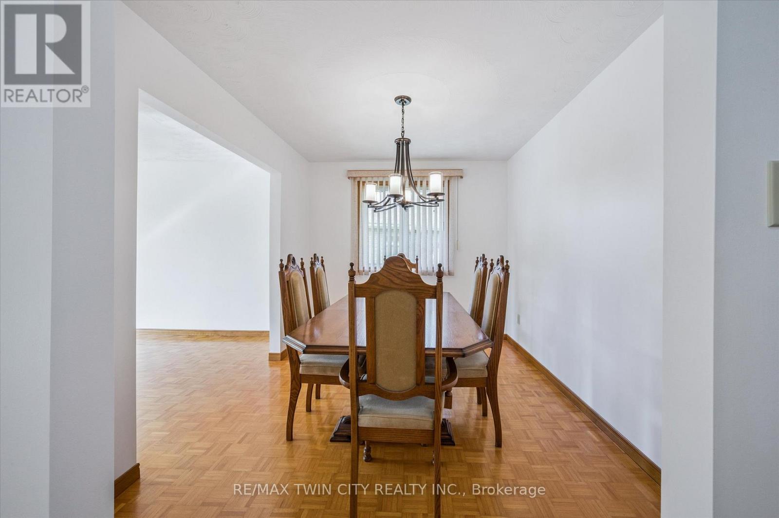 42 Azores Crescent, Cambridge, Ontario N1R 7Z4 - Photo 10 - X12438610