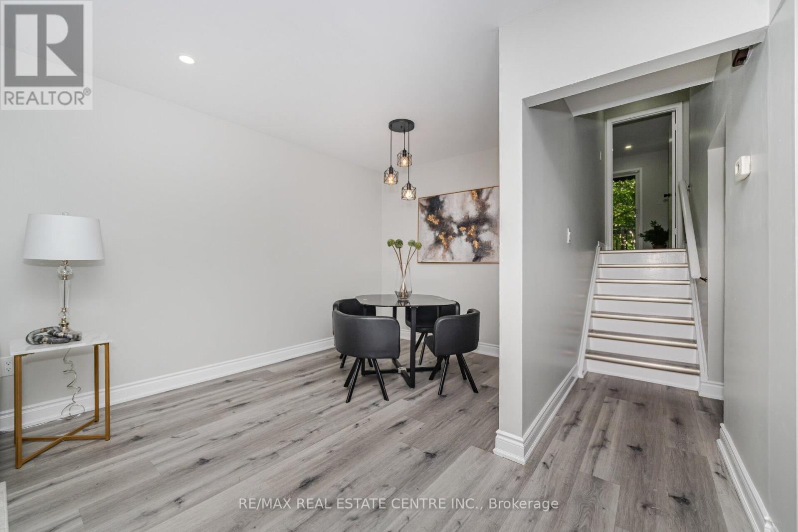 Upper - 34 Windermere Court, Brampton, Ontario  L6X 2L6 - Photo 9 - W12592780