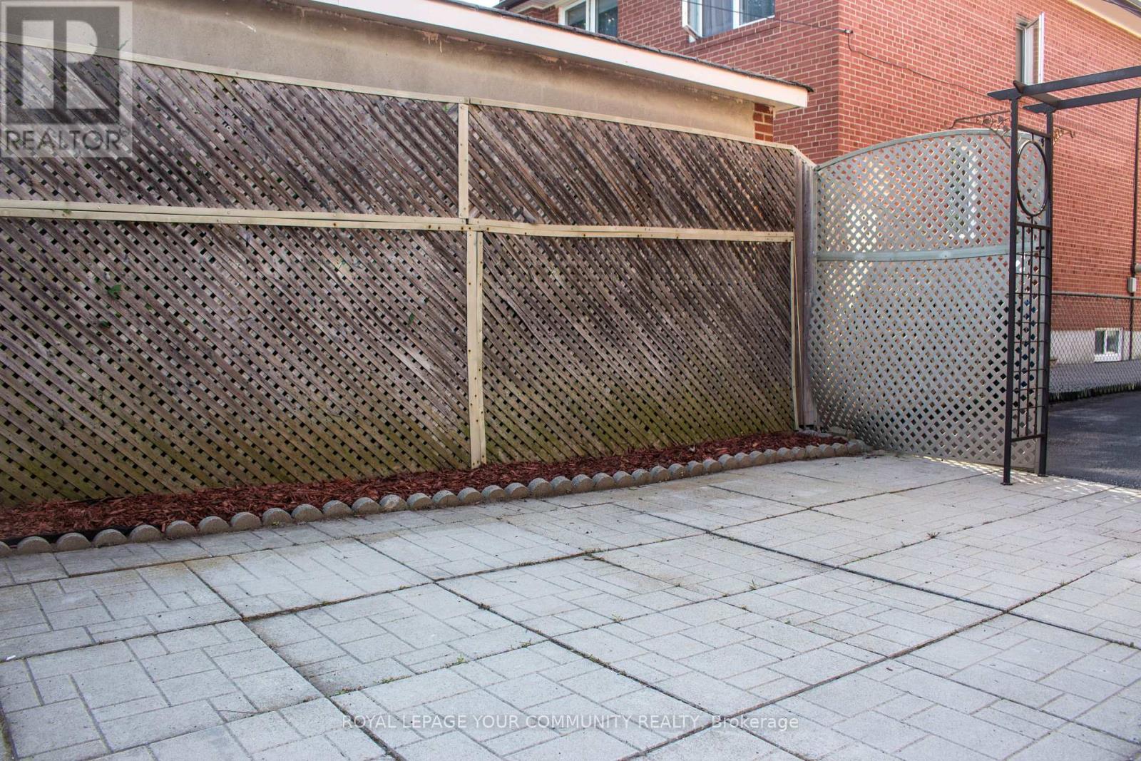 33a Alcan Avenue, Toronto, Ontario  M8W 1V4 - Photo 20 - W12592818