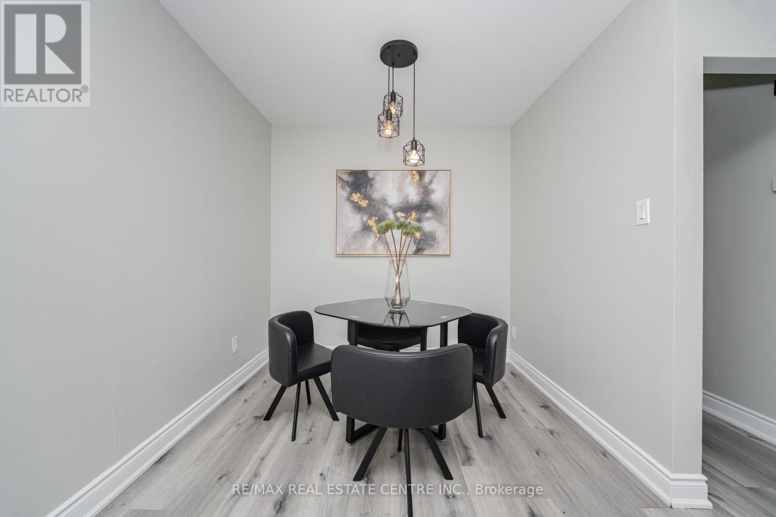 Upper - 34 Windermere Court, Brampton, Ontario  L6X 2L6 - Photo 12 - W12592780