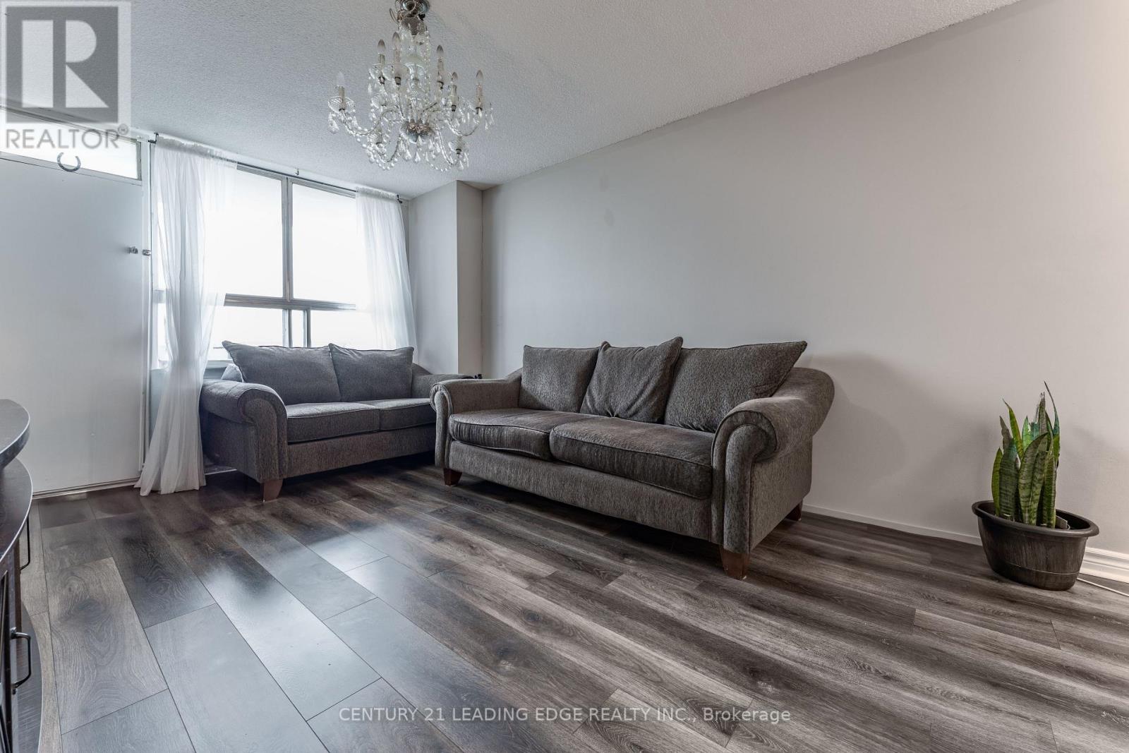 611 - 940 Caledonia Road, Toronto, Ontario  M6B 2G8 - Photo 4 - W12592830